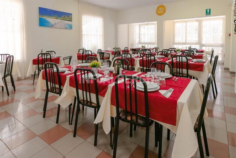 Oasi Del Mare Hotel Rimini Exterior photo