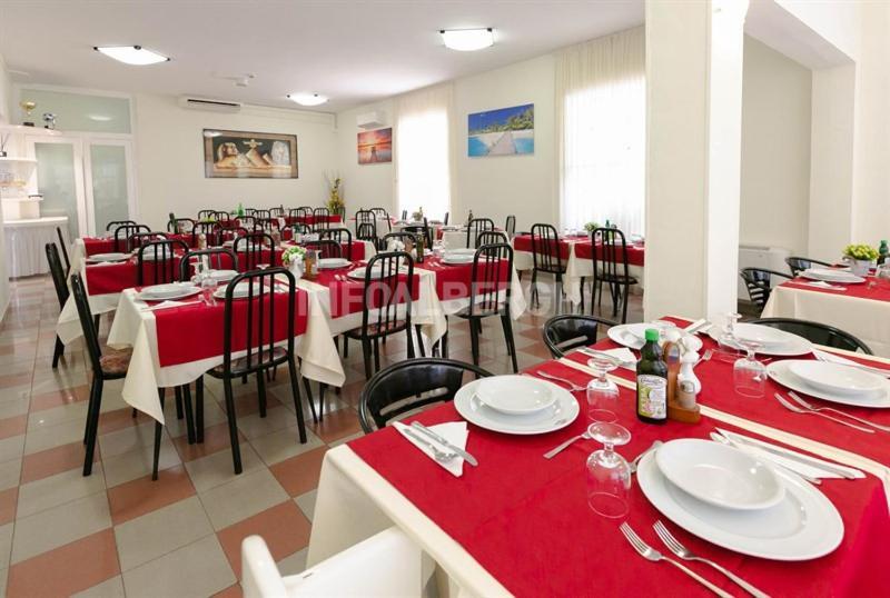 Oasi Del Mare Hotel Rimini Exterior photo